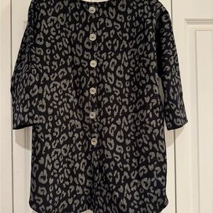 Black & Gray Leopard Print Button-Front Blouse
